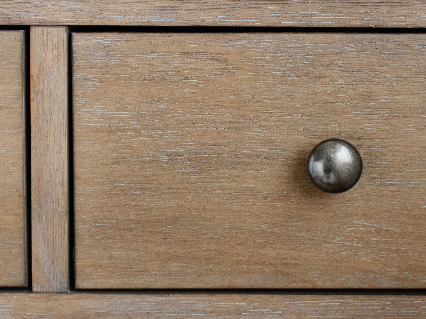 Becki Owens, Ren Nightstand