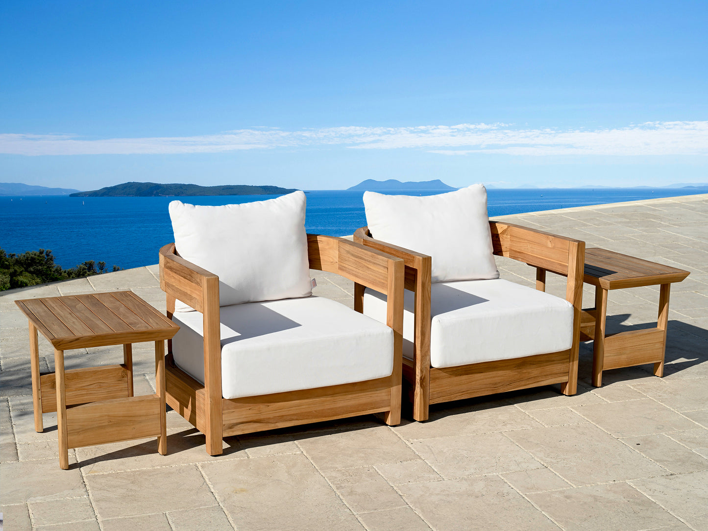 Santino® Outdoor 4-Piece Seating Set - White Fabric with Teak Frame