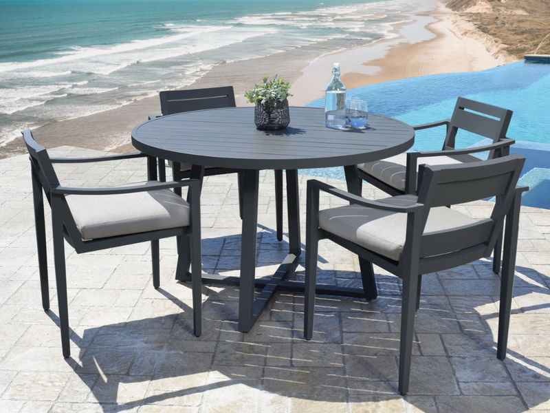Hyland Hills Dining Armchair (4-Pack)
