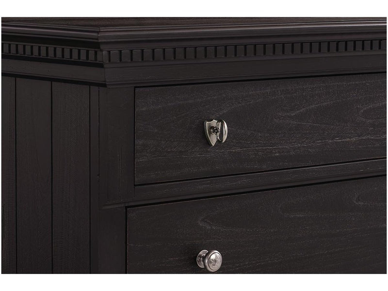 Hendrick Traditional Chest