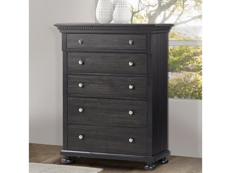 Hendrick Traditional Chest