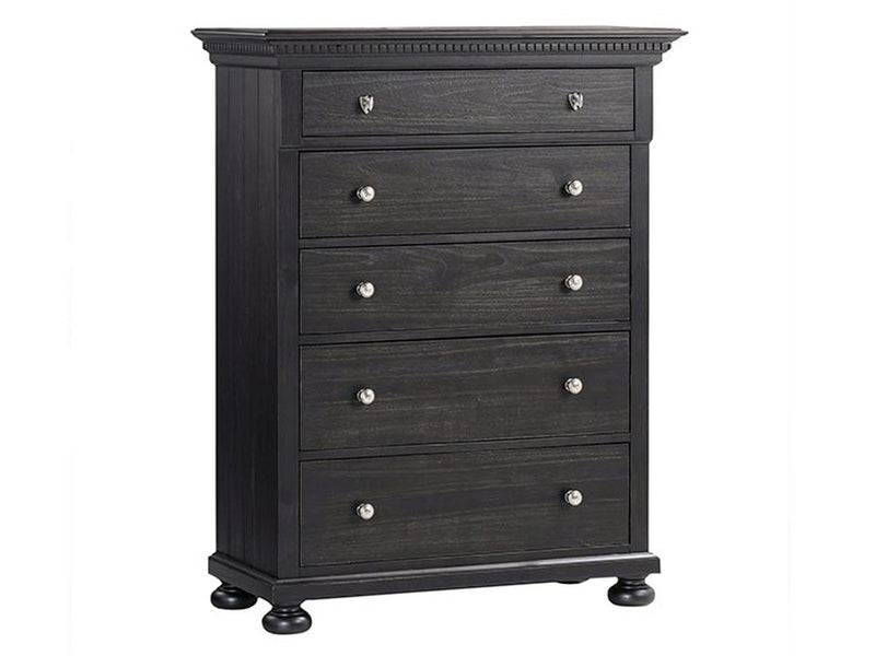 Hendrick Traditional Chest