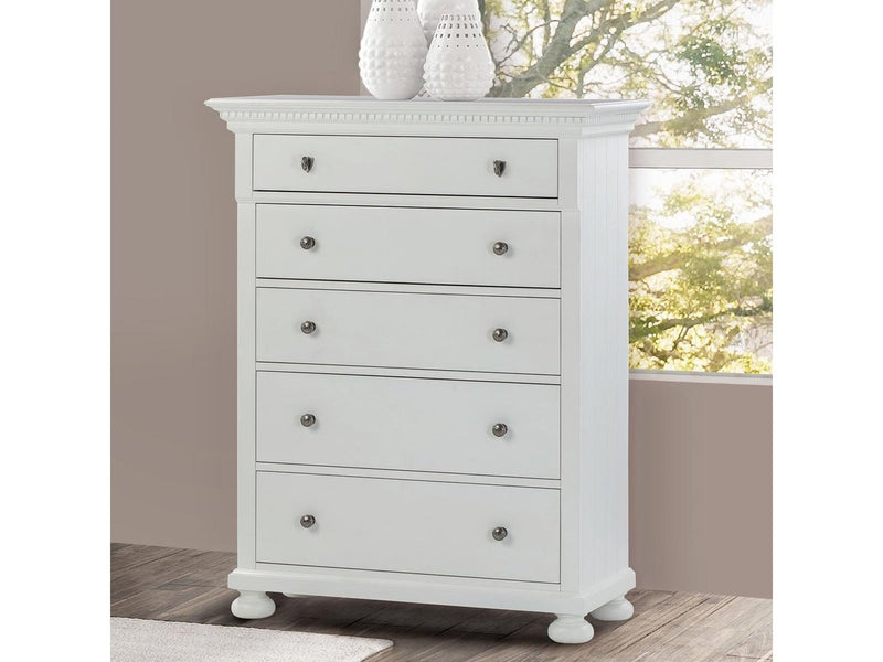 Hendrick Traditional Chest