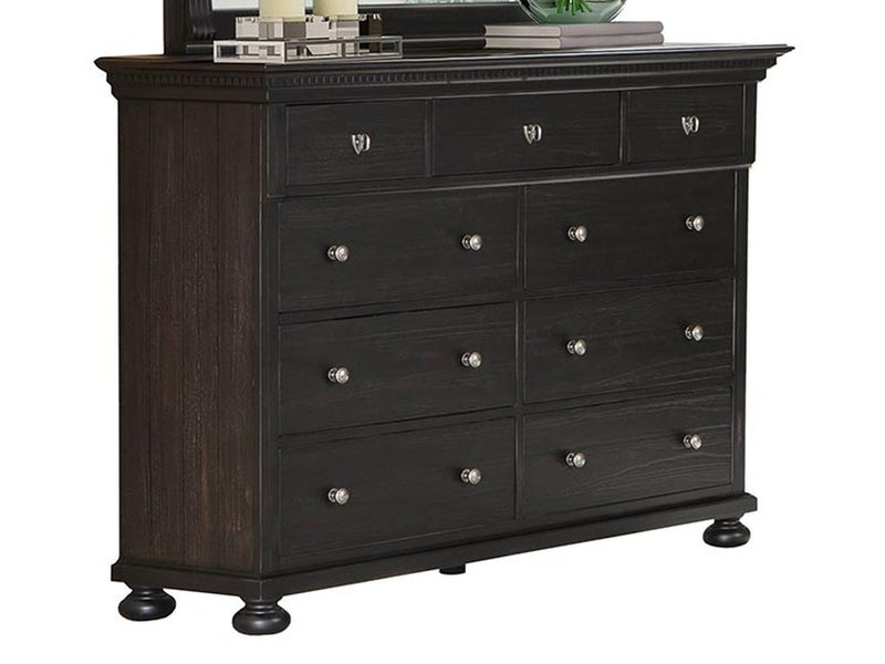 Hendrick Traditional Dresser