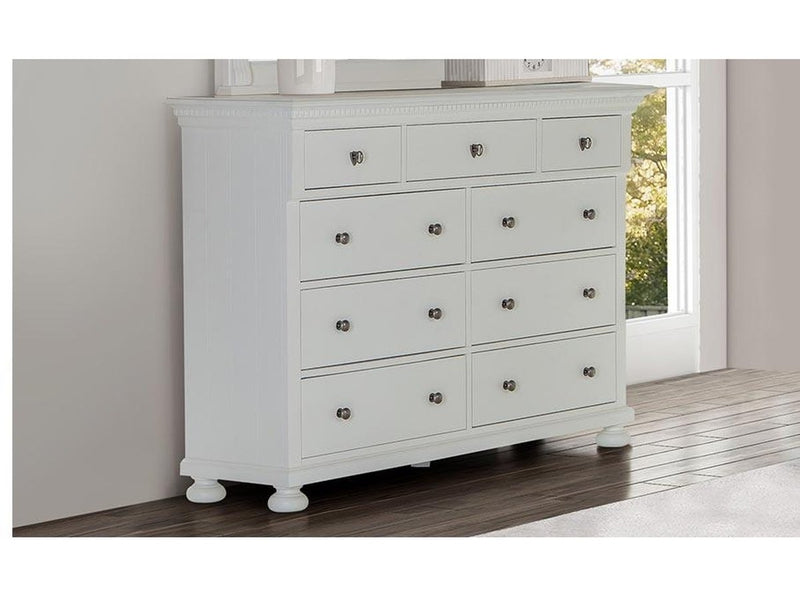 Hendrick Traditional Dresser