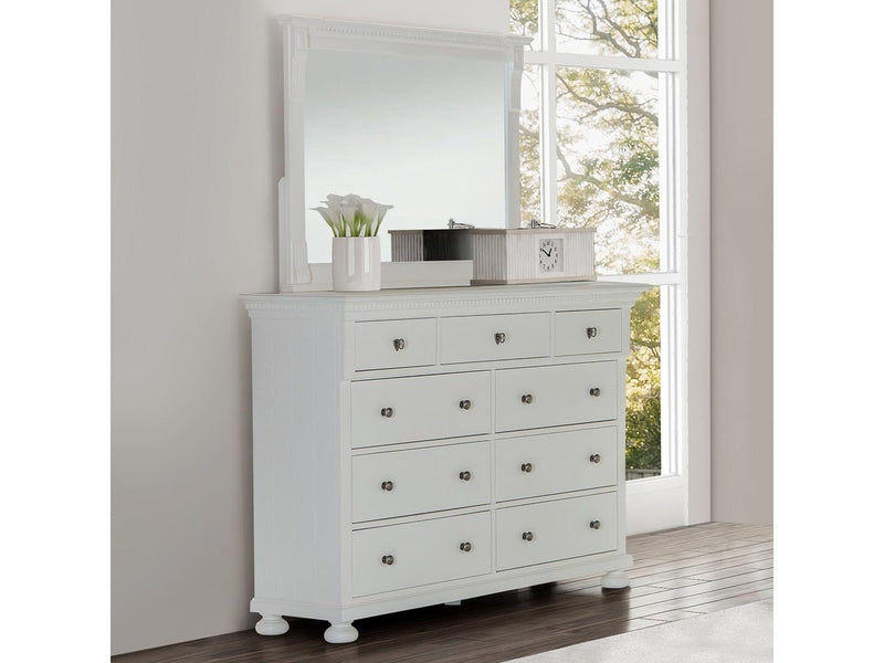 Hendrick Traditional Dresser
