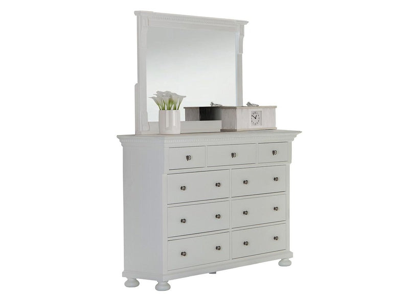 Hendrick Traditional Dresser & Mirror Set